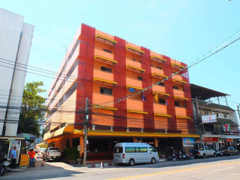 Queen Pattaya Hotel Extérieur photo